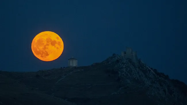 Harvest Moon 2025: On October 6–7, 2025